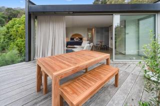 Modern Studio with sweeping views - McCrae - 5