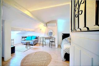 Palais des festivals et rue d'Antibes charme mansardes - Cannes - 1