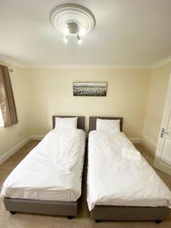 Emerson Park Mansion - Harold Wood - 1
