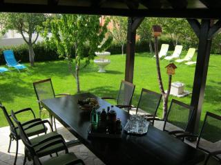 Schöne Wohnung in Kaštel Sućurac mit grünem Garten und schöner Aussicht - Kaštela - 8