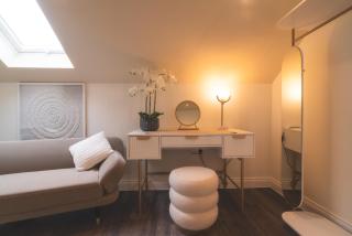 Howfield Hotel - 4