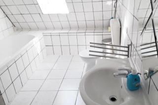 home2stay Worker House Feldstetten Kitchen,Wifi,Smart TV Parking *** - Laichingen - 1