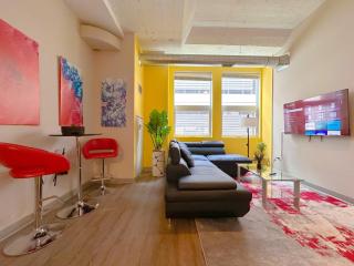 McCormick 2br/2ba KING beds suite with gym and optional parking for up to 6 guests - Chicago - 4
