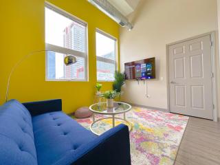 McCormick 2br/2ba Oasis with optional Parking, Patio, Gym for up to 6 guests - Chicago - 1