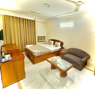 Hotel Pablas International, New Delhi, Near Metro - 1