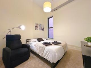 Spacious 420-Friendly 2BR Retreat Near McCormick Place, Grant Park and Soldier Field - Chicago - 7