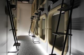 AV-3 capsule hotel - Kiev - 7