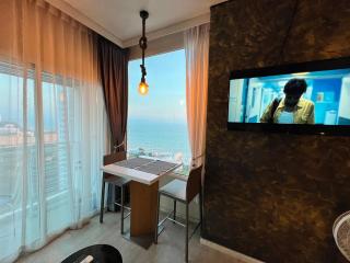 Veranda Residence Sea view By Thita - 2