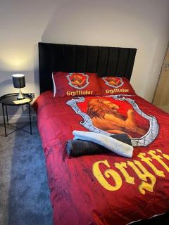 Potters Hideout- 2 Bedroom 2 Bathroom Apartment - Watford - 2