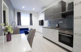 Split Urban Getaway - 2