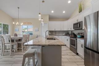 Welcome to 246 Delmar Ave - Vacation Rental home - Fort Myers Beach - 3