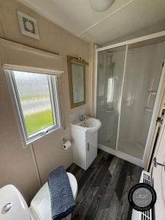 The Retreat 38, pet friendly, WiFi, central heating, bed linen - Meadow Lakes Caravan & Lodge Hire - Chapel Saint Leonards - 4