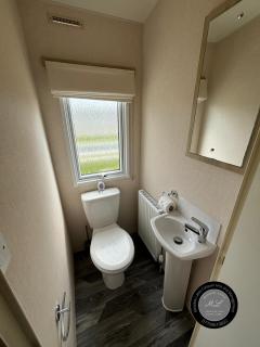 The Retreat 38, pet friendly, WiFi, central heating, bed linen - Meadow Lakes Caravan & Lodge Hire - Chapel Saint Leonards - 3