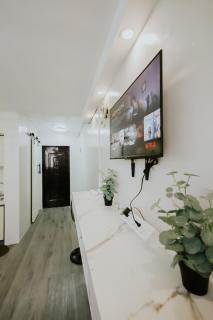 Near Airport & Beaches, Strong Wifi, Netflix, Pool - 7