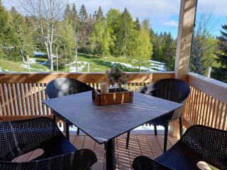 Nature Getaway with Private Sauna, Wooden Soaking Hot Tub & Champagne Welcome - 4