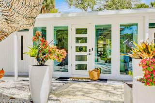 Zachs Siesta Key Beach House Heated Saltwater Pool Pet Friendly - 9