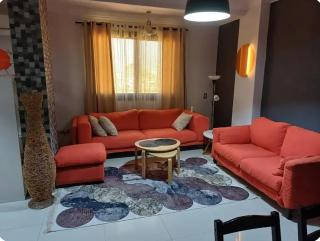 شقه مودرن مريحه مكيفه بها جميع الكماليات - Il Cairo - 5