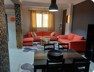 شقه مودرن مريحه مكيفه بها جميع الكماليات - Il Cairo - 2