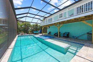 Go to the beach from expansive heated pool home - Fort Myers Beach - 9