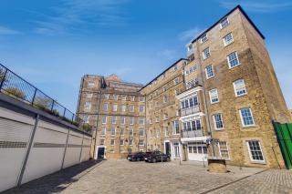 Greenwich Mill - Modern Comfort & Historic Charm - London - 5