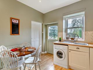 3 Bed in Richmond 94740 - Easby - 1