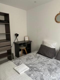 Privât Room In private security residence with free parking, 1 minute from tramway, 9 minutes from de center, accessible all transports - Nice - 5