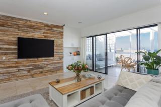 Our Cape Town Home - Bloubergstrand - 3