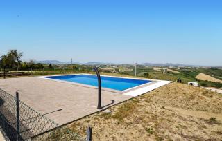 Awesome Apartment In Terre Roveresche - La Figurina - 9