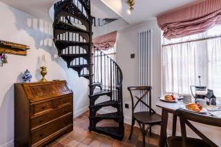 Rustic Chester Cottage Near Shops & Terrace - Chester - 0