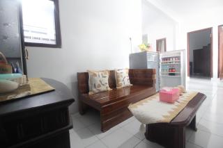 Griya Indah Homestay - Pacet - 6