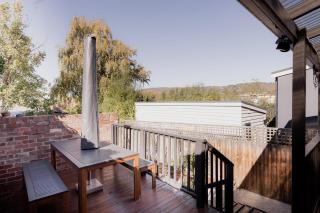 Serenity and style in Sandy Bay - 0