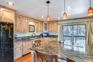 1 Mi to Ski Resort South Lake Tahoe Townhome - South Lake Tahoe - 1