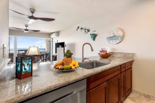 Banyan Tree 301: Oceanfront 2/2 Remodeled with AC - Kailua-Kona - 3