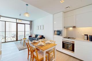 Palace Residences - Modern One Bedroom - Dubai - 1