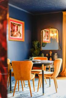 Chic Central Apt with Free Parking by Custom Bnb Hosting - 7