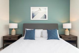 Landing at The Monroe - 2 Bedrooms in Montopolis - 4