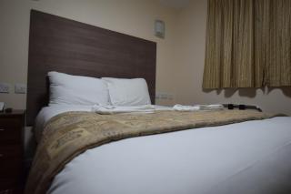Lucky 8 Hotel - Ilford - 6