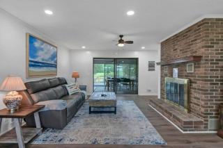 The Cardinals Nest Close In - 8