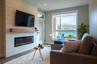 New 1 Bed Condo with Mtn Views - 4