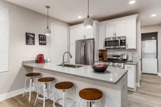 25 2 homes side by side downtown with fenced yard and hot tub - Columbus - 4