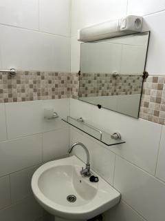 Chambre spacieuse avec balcon - salle de bain extérieure privée & breakfast - Saint-Louis - 6