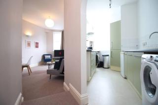 2 Bedroom City Apartment - 20mins Walk to Cabot Circus, With Free Wi-Fi & Off-Peak Parking Included - 1