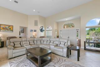 Coastal Haven Stylish Getaway in Marco Island - Marco Island - 6