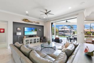 Stunning Luxurious Waterfront Oasis - Breathtaking - Marco Island - 5