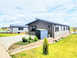 Stunning Luxury 2-Bed Lodge in Routh with Hot tub - Beverley - 0