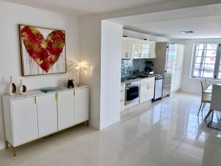 WOW! Best Location! Best Unit! New Renovated South Beach Ocean Front - Miami Beach - 5