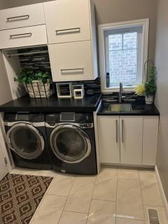 Stunning House 4 bed 2.5 bath - 3