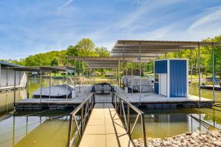 Private Dock and Deck Waterfront Camdenton Home! - Camdenton - 9