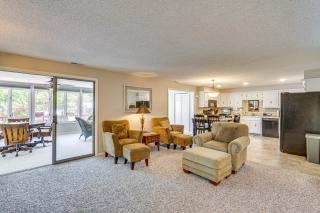 Private Dock and Deck Waterfront Camdenton Home! - Camdenton - 7