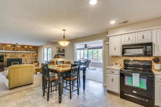 Private Dock and Deck Waterfront Camdenton Home! - Camdenton - 2